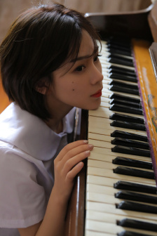 宝宝看镜子里我们的结合